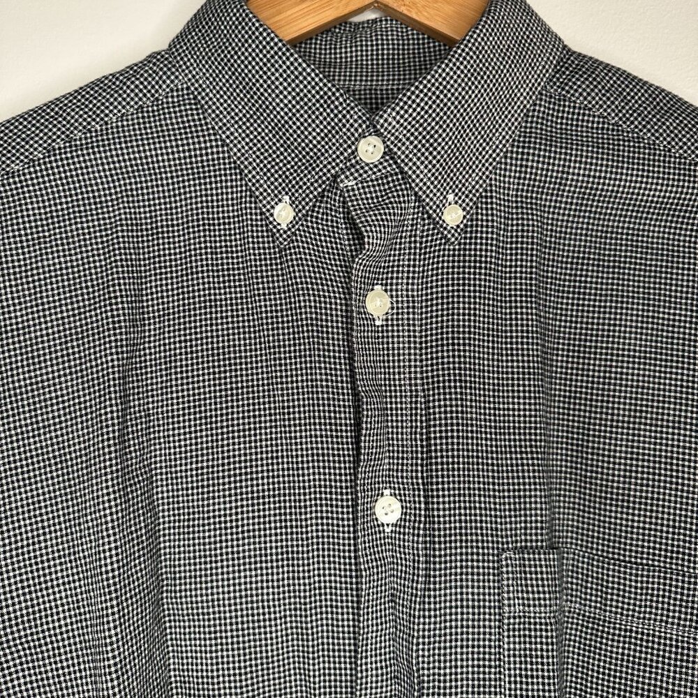 Roundtree & Yorke Men's Button Down